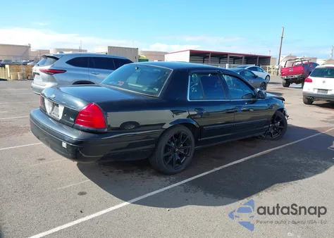 2011 Ford Crown Victoria Police Interceptor z USA, uszkodzony, nr VIN 2FABP7BV2BX120737